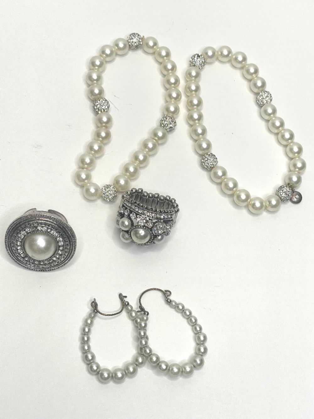 BUNDLE LOT OF 5 PEARL FASHION JEWELRY PIECES BRACELETS RINGS HOOP EARRINGS SET